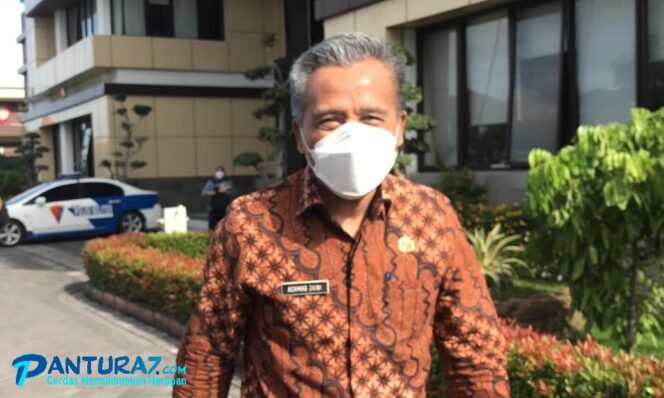 
					Terseret Kasus Gratifikasi Eks Bupati, Mantan Sekda Sidoarjo Diperiksa KPK 10 Jam