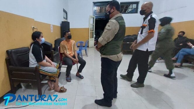 
					Jelang Ramadhan, Satpol PP Amankan Miras dan Pasangan Selingkuh