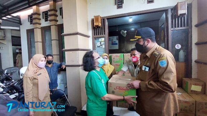 
					Lagi, Pemkot Gerojok 18 Ribu Liter Migor bagi UMKM dan Pedagang Kecil