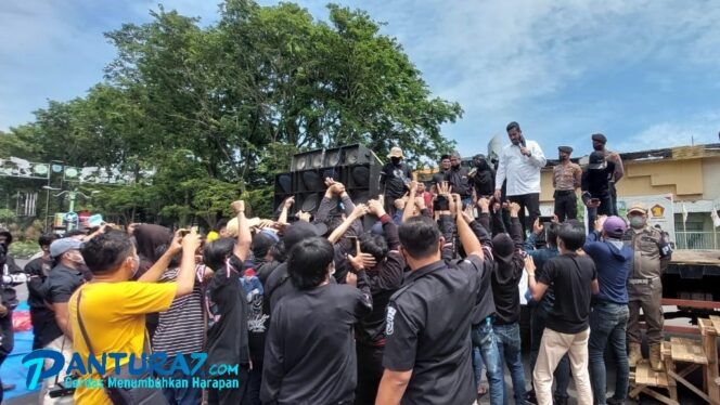 
					Karyawan Demo, Walikota Tawarkan Tanah Aset untuk Disewa Pabrik