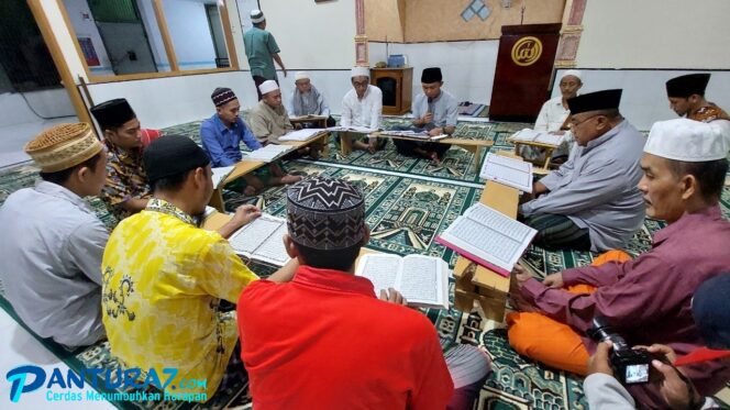 
					Warga Binaan Shalat Tarawih dan Tadarus di Masjid Lapas