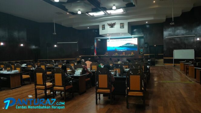 
					Tunggu SK AKD untuk Gugat ke PTUN