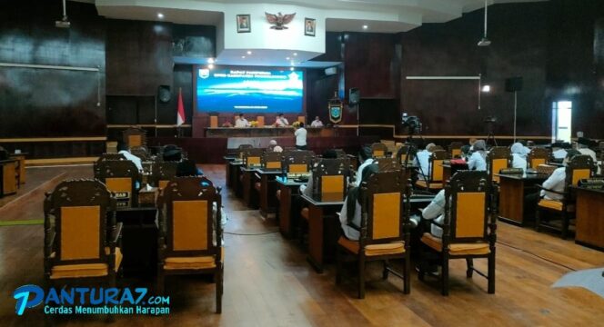 
					Dewan Tunda Rapat Eksternal Nota Penjelasan LKPJ Bupati 2021