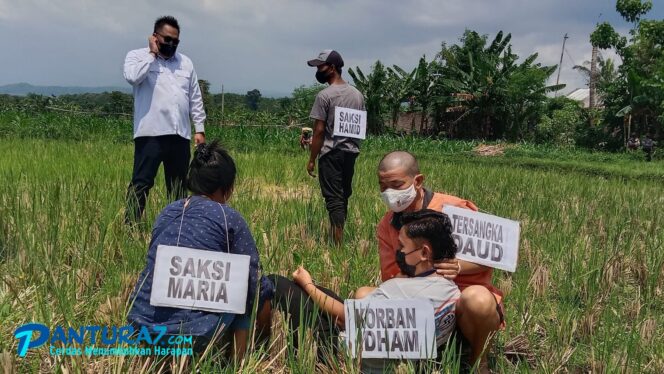 
					Rekonstruksi Peluru Nyasar di Maron, Tersangka Peragakan 12 Adegan 