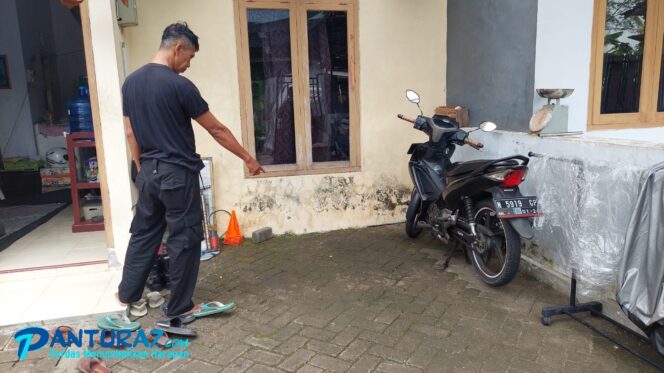 
					TKP: Penunjukkan lokasi parkir motor Honda Scoopy saat sebelum dicuri. (Foto: Hafiz Rozani).