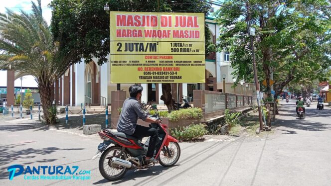 
					Tanah Masjid di Kraksaan Laku Seratusan Juta