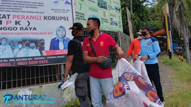 
					P-R Satpol PP Kab. Probolinggo Pasca Lebaran, Bersih-bersih Reklame Kadaluarsa