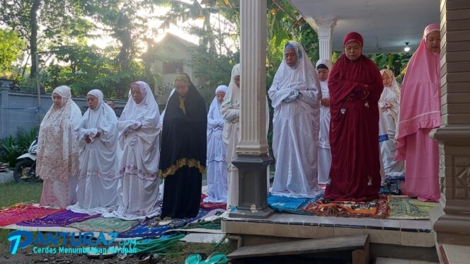 
					Jemaah Aboge di Probolinggo Salat Idul Fitri Rabu Pagi