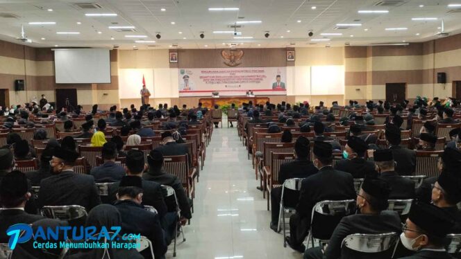 
					PENUH: Pengukuhan ratusan Pejabat Pemkab Probolinggo, (Foto: Moh. Ahsan Faradisi).