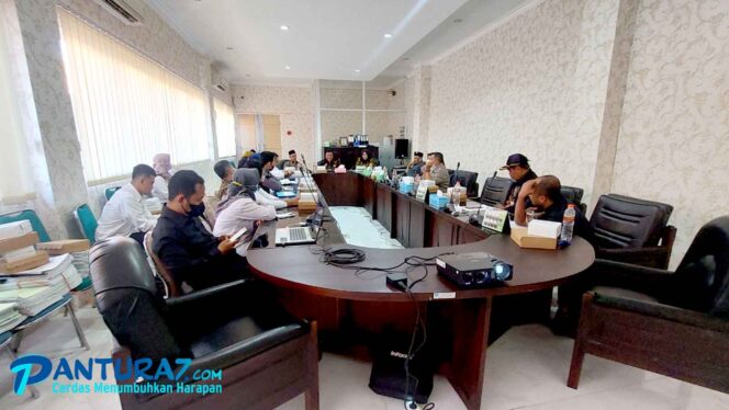 
					RDP, Komisi 1 dan KPU Bahas Anggaran Pikada 2024