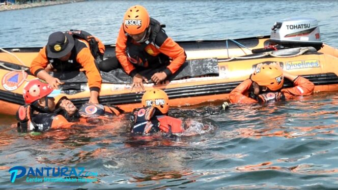 
					Tingkatkan Kemampuan, BPBD Latih ‘Rescue’ Laut