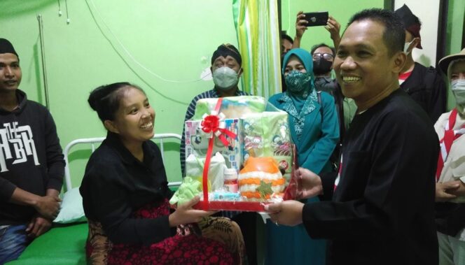 
					Lahir 17 Agustus, 4 Anak di Lumajang Terima Fasilitas Gratis