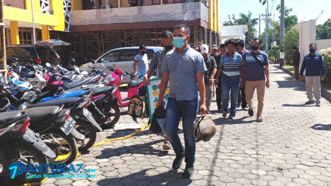 
					Grebek Capjiki, Polresta Amankan Lima Penjudi, 51 Motor, Alat Judi