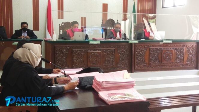 
					Tok! Cucu Pembunuh Nenek di Bantaran Divonis 14 Tahun Penjara 