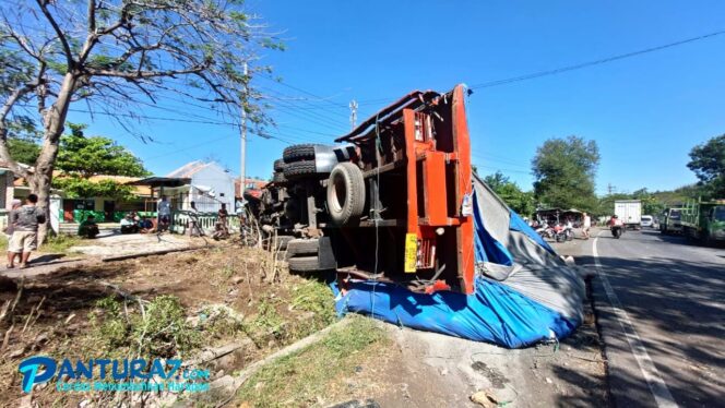 
					Rem Blong, Truk Tabrak Pikap dan Dua Motor, Satu Tewas