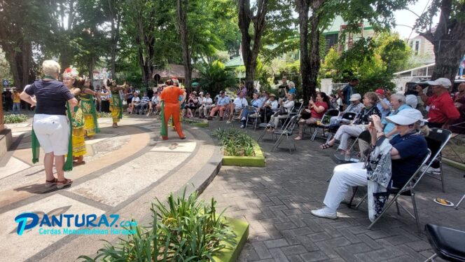 
					Vakum 3 Tahun, Wisman Berkapal Pesiar Kunjungi Probolinggo