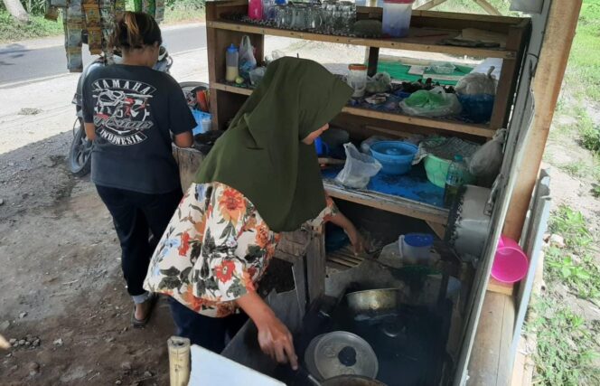 
					Emak-emak di Lumajang Tolak Konversi Kompor Gas ke Kompor Listrik 