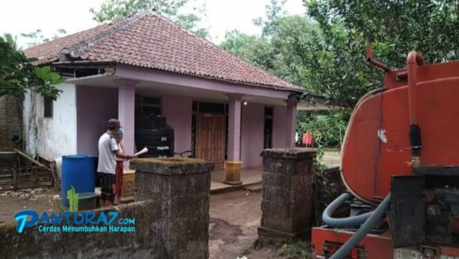 
					Tujuh Kecamatan di Lumajang Mulai Krisis Air Bersih 