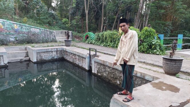 
					Diduga Pesta Miras, Dua Santri Tak Sadar di Sumber Ardi, Satu Tewas