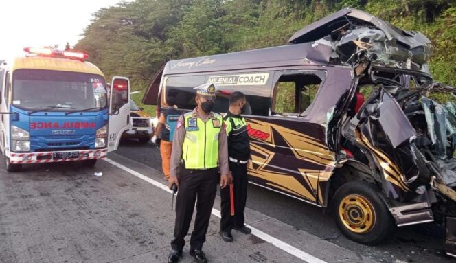 
					Korban Meninggal Dunia Laka Rombongan Guru di Tol Semarang Bertambah Dua Orang
