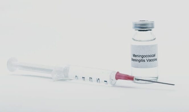 
					Vaksin Meningitis Langka, Calon Jamaah Umroh di Lumajang Terancam Gagal Berangkat 