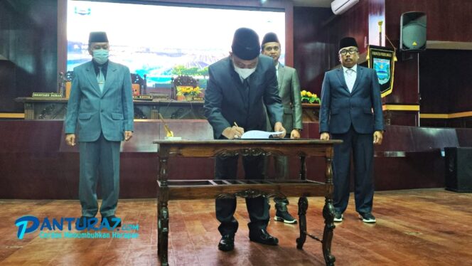 
					Perubahan PAPBD 2022 Disetujui Dewan, Pemkab Probolinggo Janji Perbaiki Jalan