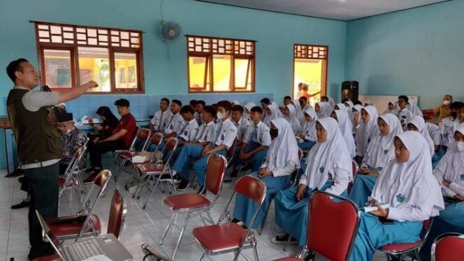 
					Tingkatkan Pemahaman Mitigasi Kebencanaan, BPBD Lumajang Sasar Sekolah
