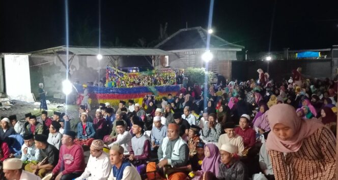 
					MERIAH: Suasana perayaan maulid Nabi Muhammad SAW di Desa Pegalangan, Maron, Probolinggo. (foto: Haliza).