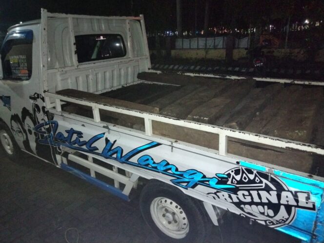 
					Penadah balok curian milik PG Jatiroto dibekuk