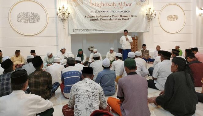 
					ISTIGHOSAH: Para ulama, habaib dan warga mendoakan kesuksesan G20 yang bakal digelar di Bali. (foto: Moh. Rochim)