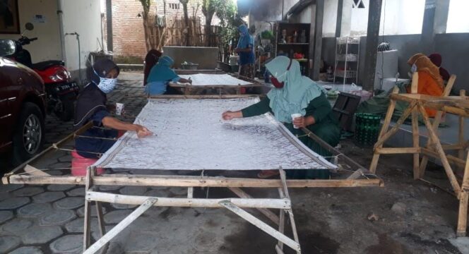 
					Cuaca tak Bersahabat, Produksi Batik Anjlok