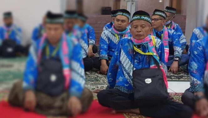 
					Mulyono, Pengemis Tajir yang Nyawer Biduan Berangkat Umroh