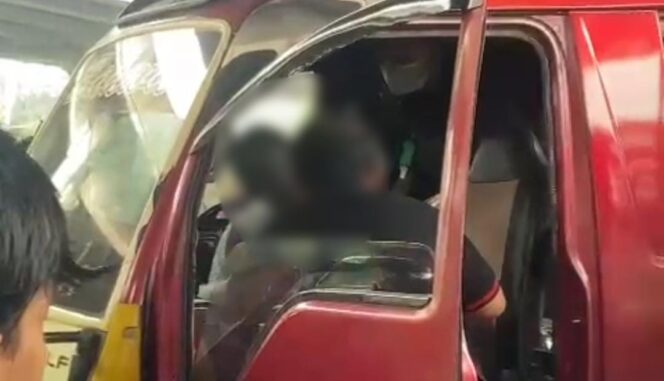 
					Sopir Minibus Meninggal dalam Kendaraan, Wajah Lebam