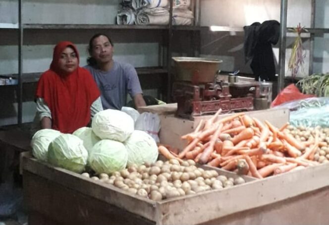 
					Susul Daging Ayam, Cabai Rawit dan Tomat Naik Akhir Tahun