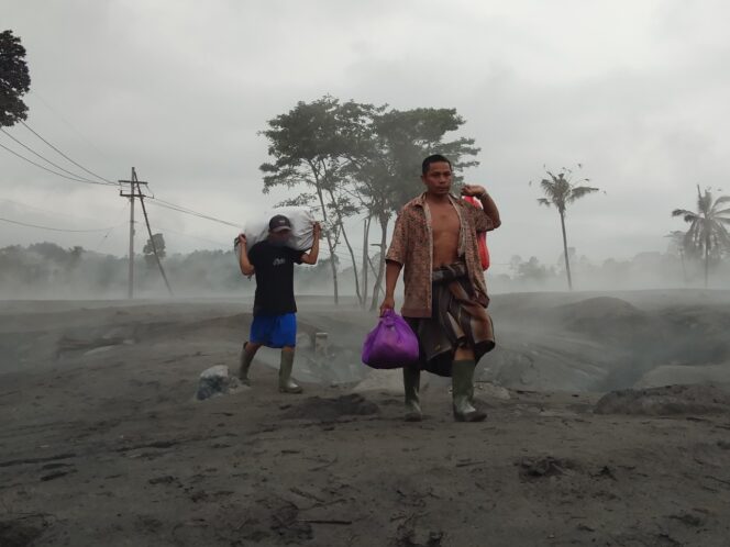 
					Tanggap Darurat Semeru Ditetapkan Selama 14 Hari