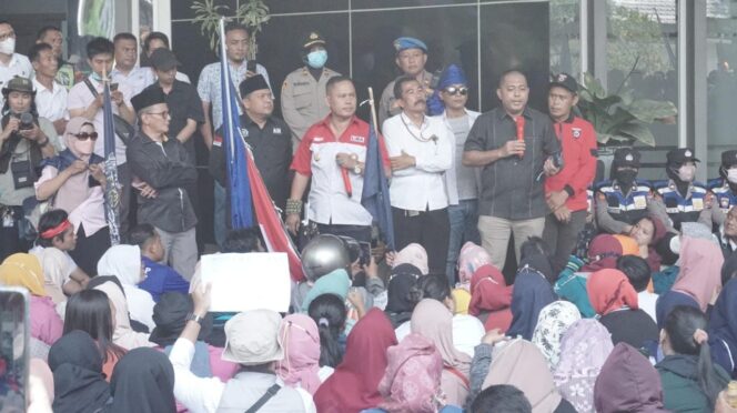 
					PHK Massal PT Karya Mitra Budisentosa Sumbang Lonjakan Pengangguran di Pasuruan 