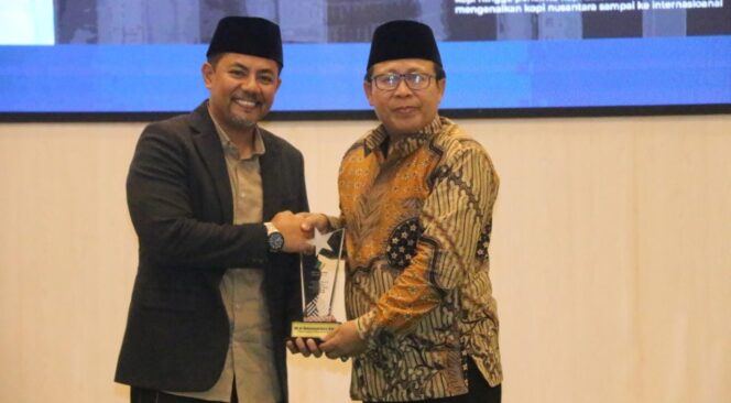 
					Pantaskah Gus Haris jadi Tokoh Penggerak Ekonomi Pesantren? ini Jawabannya