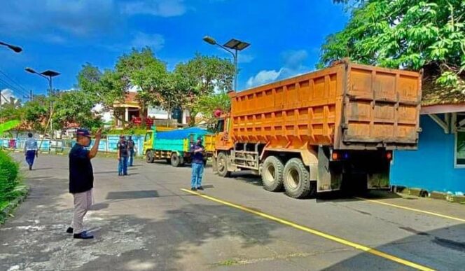 
					Jelang Nataru, Angkutan Barang di Lumajang Dibatasi, ini Ketentuannya