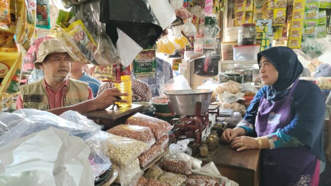 
					Jelang Nataru, DKUPP Sidak Pasar