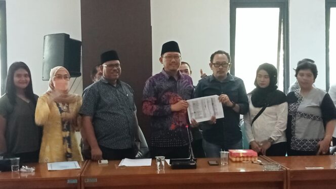 
					Masa Perpanjangan Sewa Kios Pasar Wisata Cheng Hoo Tidak Jelas, Pedagang Wadul DPRD
