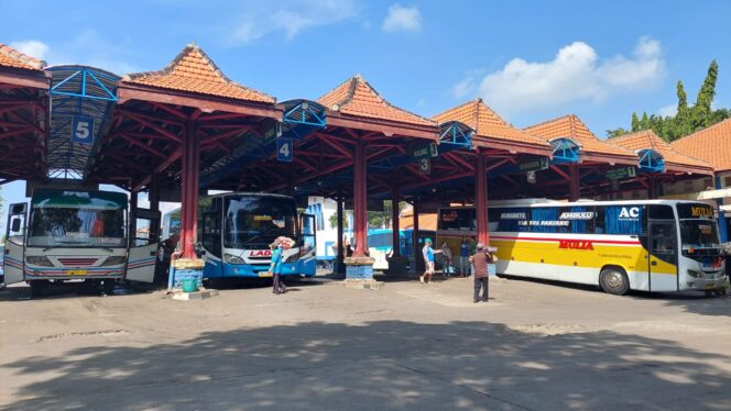 
					Libur Nataru, Penumpang Bus di Terminal Bayuangga Naik 400%