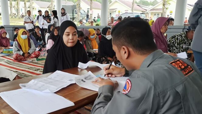 
					Lagi, Puluhan KK di Zona Merah Erupsi Semeru Direlokasi