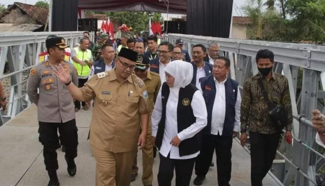 
					Jembatan Bailey Kregenan Kraksaan Resmi Dibuka, Mobil Kini Bisa Melintas