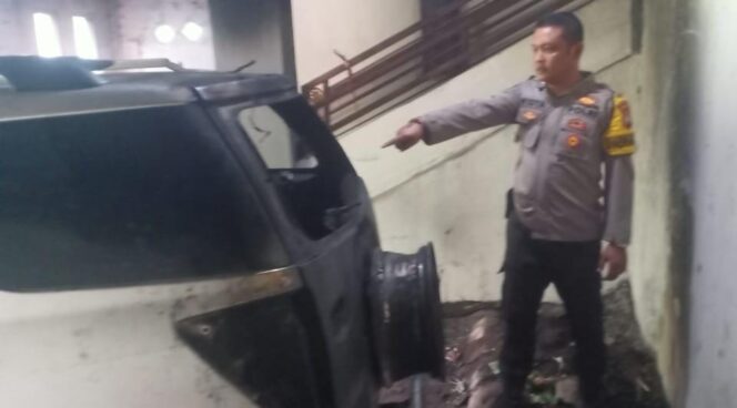 
					Lagi, Teror Bakar Mobil Terjadi di Probolinggo