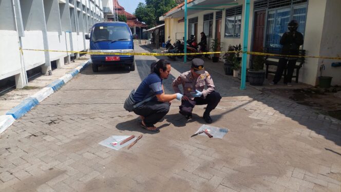 
					Pegawai PDAM Kabupaten Probolinggo Tewas Ditusuk Rekannya di MPP