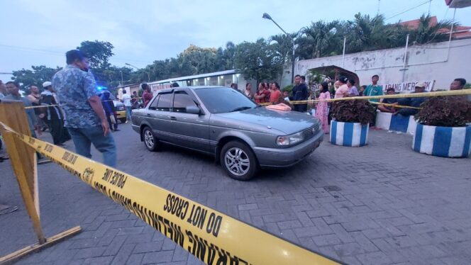 
					Anggota Polsek Kademangan beserta Inavis Polres Probolinggo Kota lakukan olah TKP 