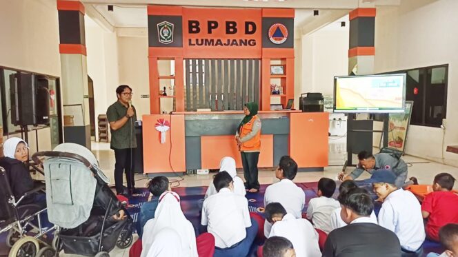 
					SOSIALISASI: Suasana sosialisasi kebencanaan kepada kelompok disabilitas di Aula BPBD Lumajang. (foto: Asmadi)