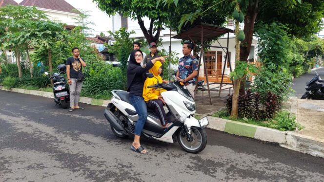 
					Satreskrim olah TKP penculikan bersama korban dan ibu korban.