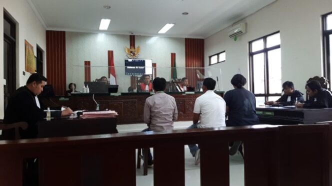 
					SIDANG: Tiga saksi dihadirkan dalam sidang kasus sabu dengan terdakwa Agus Cukil di PN Kraksaan. (foto: Ainul Jannah)