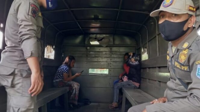 
					Sejumlah WTS diamankan oleh Satpol PP Kabupaten Probolinggo di Kecmaatan Besuk beberapa waktu lalu (istimewa)